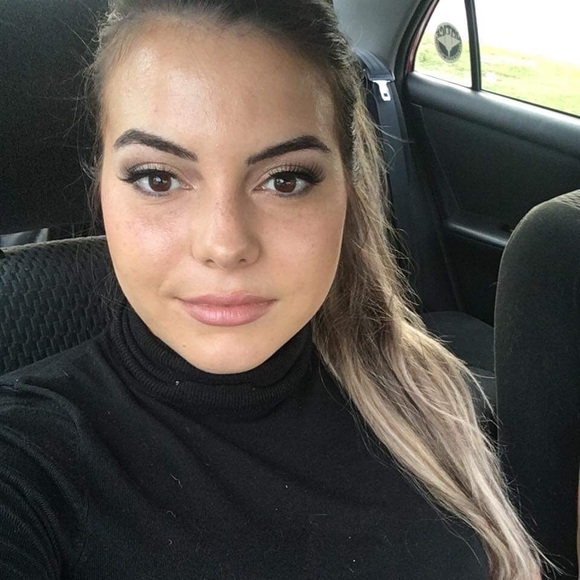 Meet your Posher, Raacheel - Picture 2 of 2